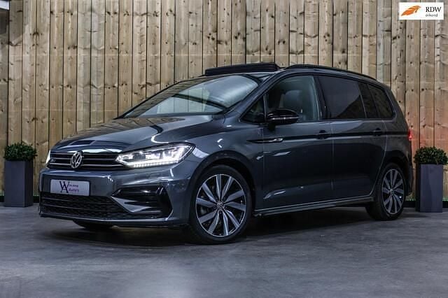 Grijs Gebruikt 2019 VW Touran R-line MPV | € 28.950 (Iets duurder) - Afbeelding 1/4