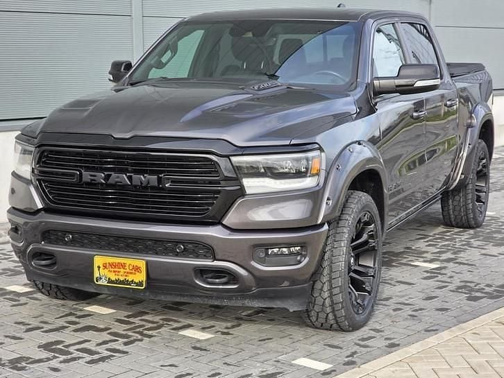 Grijs (metallic) Occasion 2023 Dodge Ram Pickup | € 52.950 (Goede deal) - Afbeelding 1/4