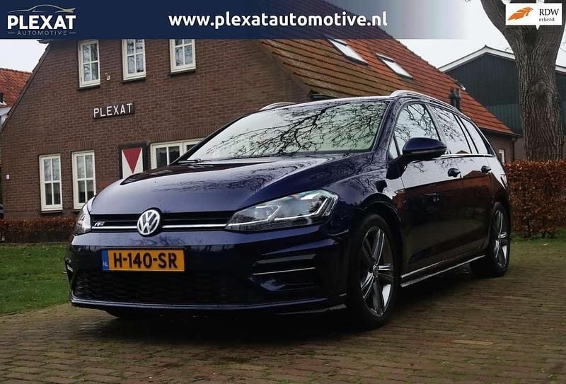 Blauw Gebruikt 2020 VW Golf VIII Highline Stationwagen | € 18.945 (Eerlijke prijs) - Afbeelding 1/4
