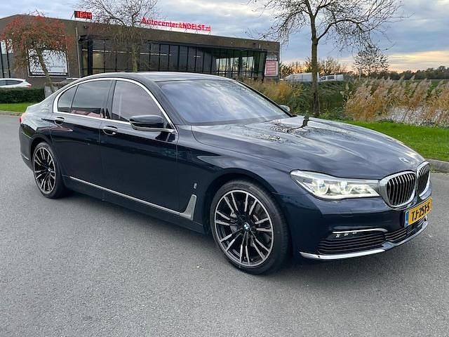 Occasion BMW 740 Executive 258 PK (189 kW) 2018 Blauw, metallic lak Sedan