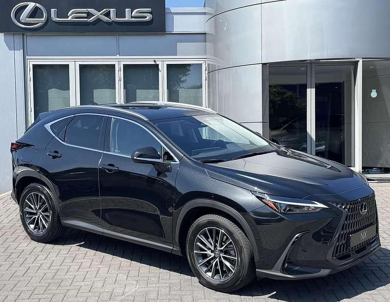 Zwart, metallic lak Gebruikt 2024 Lexus NX450h+ Luxury Line SUV | € 58.900 (Eerlijke prijs) - Afbeelding 1/4