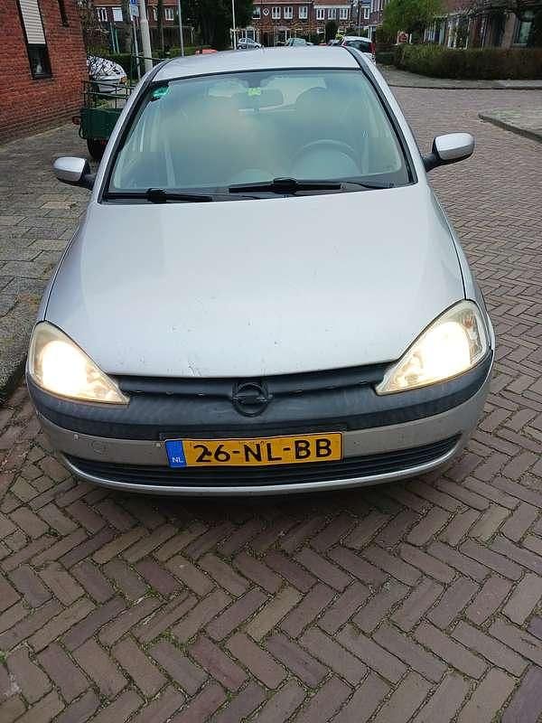Grijs Gebruikt 2003 Opel Corsa Njoy Hatchback | € 1.300 (Eerlijke prijs) - Afbeelding 1/4