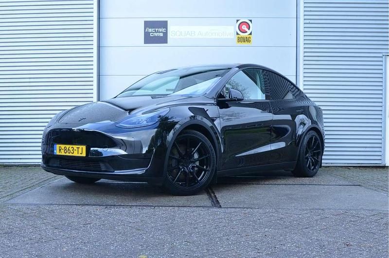 Zwart Gebruikt 2022 Tesla Model Y RWD SUV | € 34.999 (Eerlijke prijs) - Afbeelding 1/4
