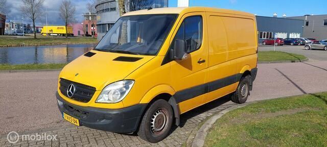 Geel Gebruikt 2010 Mercedes Sprinter Van | € 4.650 (Goede deal) - Afbeelding 1/4