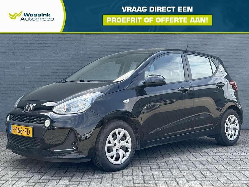 Zwart Gebruikt 2020 Hyundai i10 Comfort Hatchback | € 10.940 (Eerlijke prijs) - Afbeelding 1/4