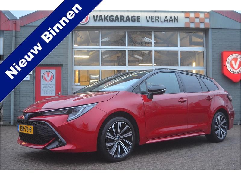 Rood Occasion 2023 Toyota Corolla Executive Stationwagen | € 26.500 (Goede deal) - Afbeelding 1/4
