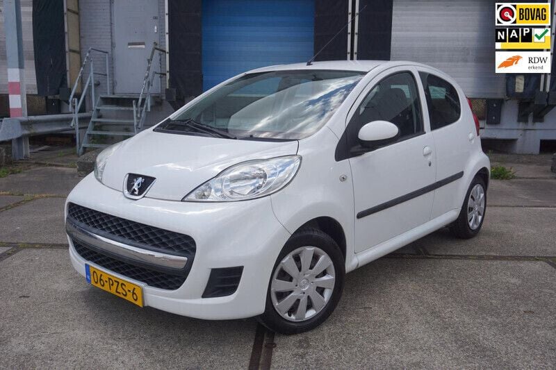 Wit Gebruikt 2011 Peugeot 107 Hatchback | € 3.995 (Eerlijke prijs) - Afbeelding 1/4