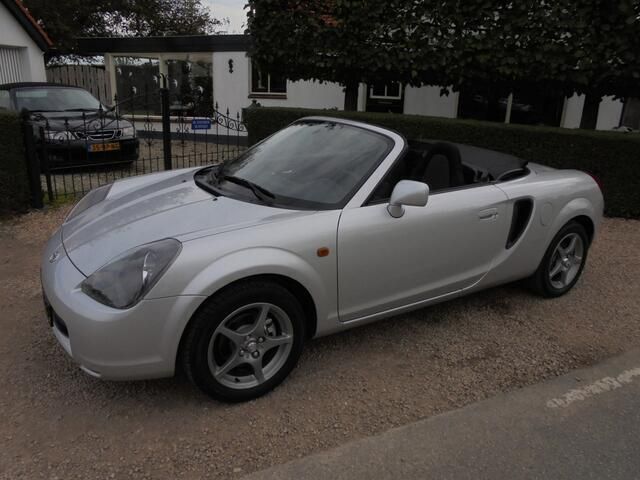 Occasion Toyota MR2 142 PK (104 kW) 2000 Zilver, metallic lak Cabriolet
