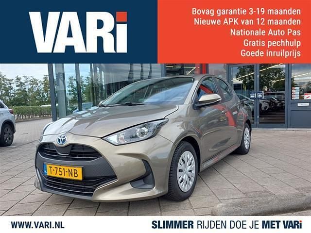 Groen Gebruikt 2023 Toyota Yaris Active Sedan | € 21.499 - Afbeelding 1/4