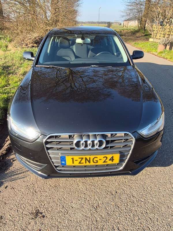 Zwart Gebruikt 2015 Audi A4 Sedan | € 13.950 (Eerlijke prijs) - Afbeelding 1/4