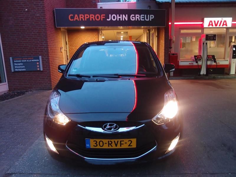 Zwart Gebruikt 2011 Hyundai ix20 MPV | € 6.750 - Afbeelding 1/4