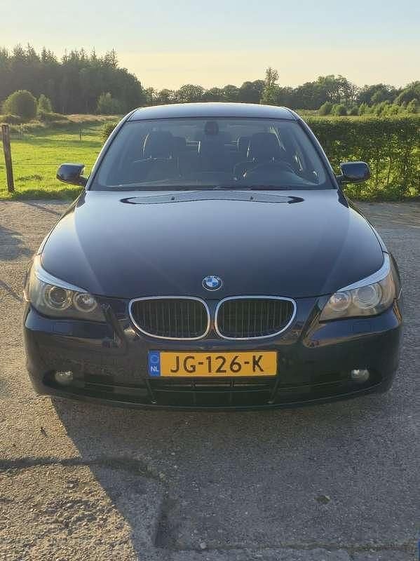 Blauw Gebruikt 2004 BMW 525 Sedan | € 6.300 (Eerlijke prijs) - Afbeelding 1/4
