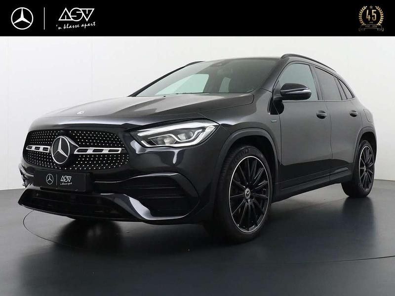 Zwart Occasion 2021 Mercedes GLA250 AMG line SUV | € 31.125 (Eerlijke prijs) - Afbeelding 1/4