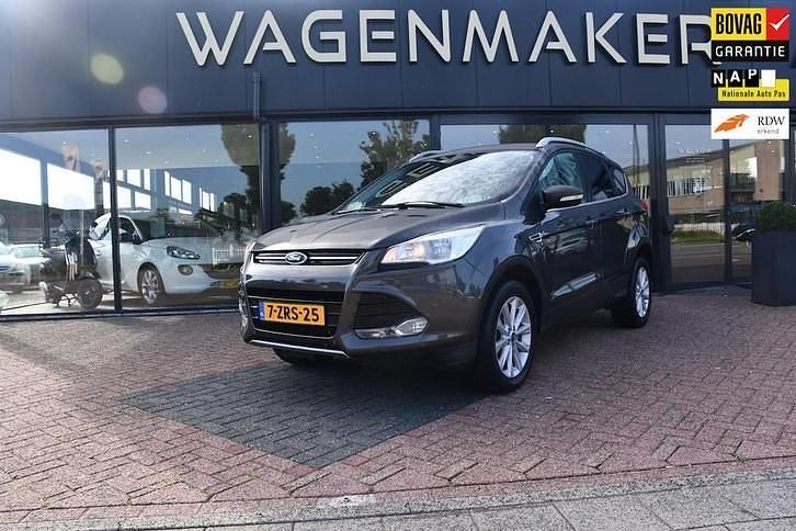 Grijs, metallic lak Occasion 2015 Ford Kuga Titanium SUV | € 11.450 (Eerlijke prijs) - Afbeelding 1/4