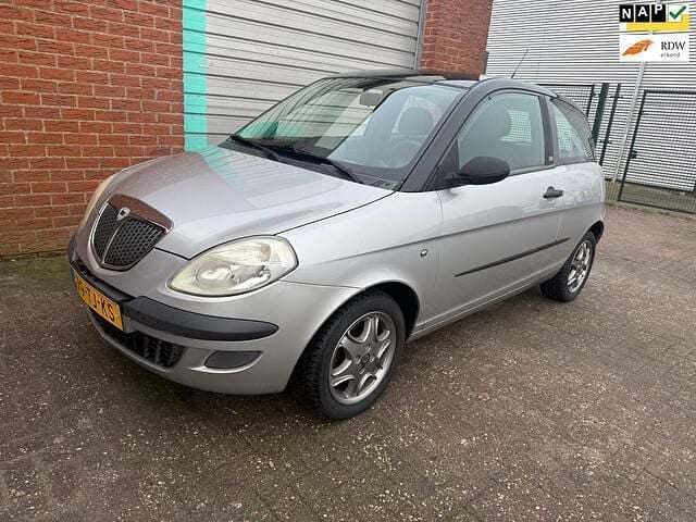 Grijs Occasion 2006 Lancia Ypsilon Hatchback | € 2.750 (Eerlijke prijs) - Afbeelding 1/4
