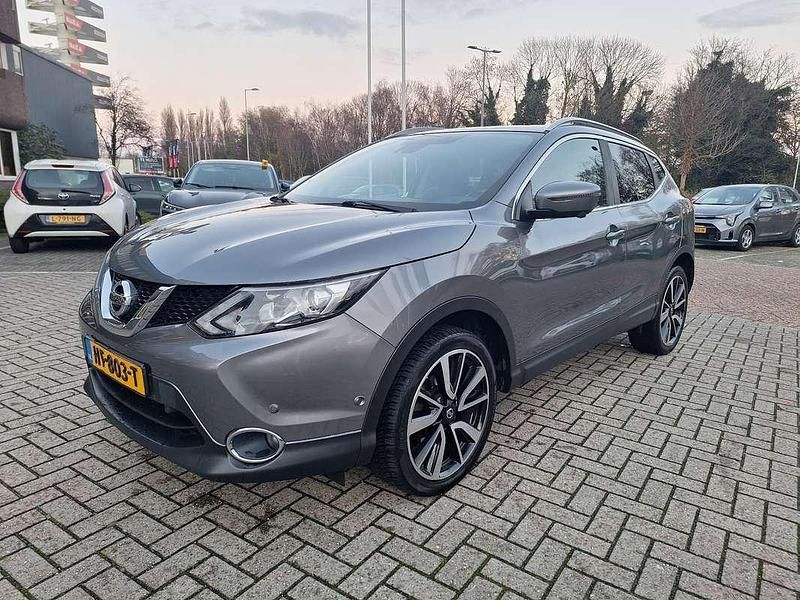 Grijs Occasion 2015 Nissan Qashqai Tekna SUV | € 11.999 (Goede deal) - Afbeelding 1/4