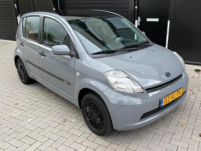 Occasion Daihatsu Sirion 87 PK (63 kW) 2006 Beige Hatchback