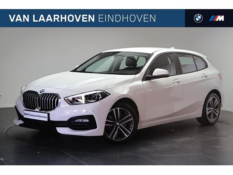 Wit Gebruikt 2020 BMW 118 Executive Hatchback | € 26.950 (Eerlijke prijs) - Afbeelding 1/4