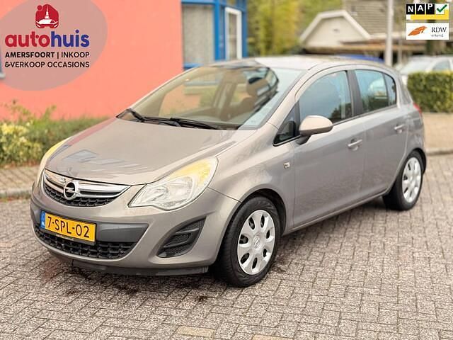 Grijs Gebruikt 2011 Opel Corsa Edition Hatchback | € 2.749 (Eerlijke prijs) - Afbeelding 1/4