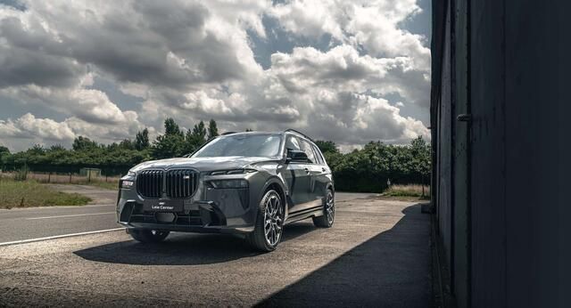 Grijs Gebruikt 2023 BMW X7 M Sport SUV | € 129.950 (Eerlijke prijs) - Afbeelding 1/4