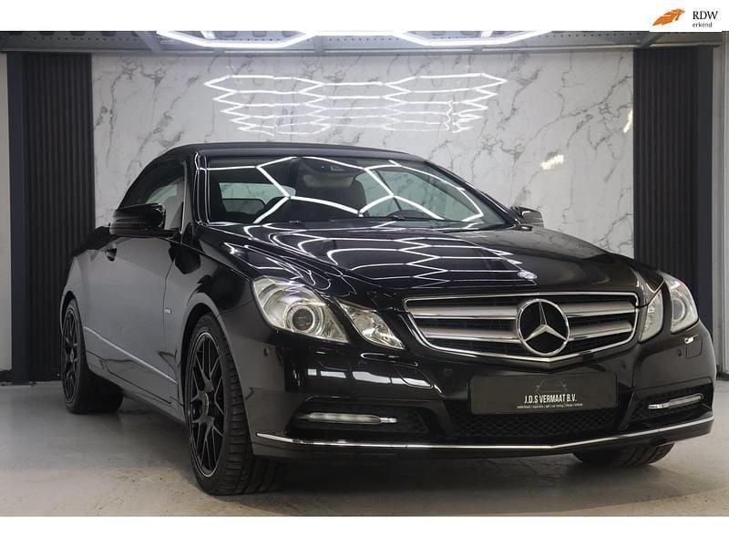 Zwart Occasion 2012 Mercedes E350 Elegance Cabriolet | € 18.495 (Super prijs) - Afbeelding 1/4