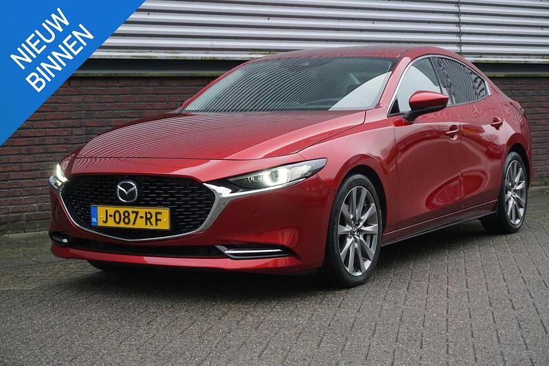 Rood Gebruikt 2020 Mazda 3 Luxury Sedan | € 20.450 (Eerlijke prijs) - Afbeelding 1/4
