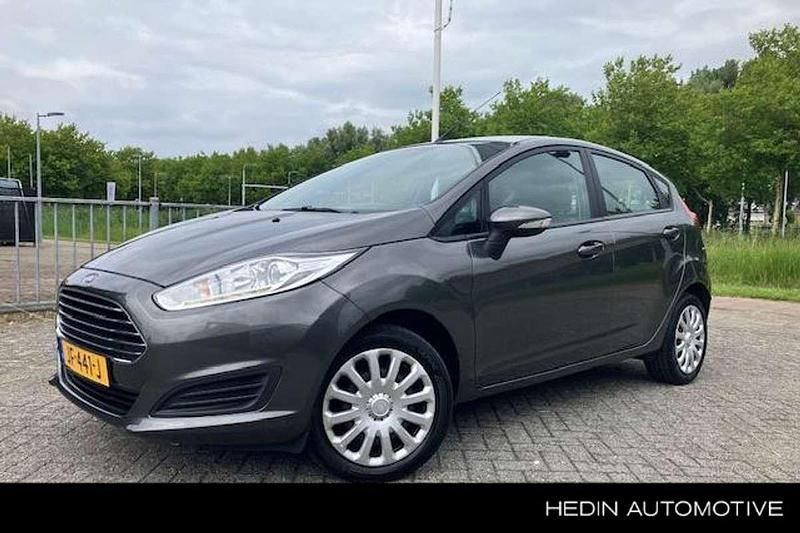 Grijs Gebruikt 2016 Ford Fiesta Style Hatchback | € 8.995 (Iets duurder) - Afbeelding 1/3