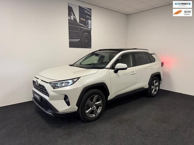 Wit (metallic) Gebruikt 2019 Toyota RAV4 SUV | € 24.990 (Eerlijke prijs) - Afbeelding 1/4