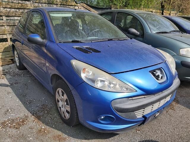 Blauw Gebruikt 2012 Peugeot 206+ Hatchback | € 5.100 - Afbeelding 1/4