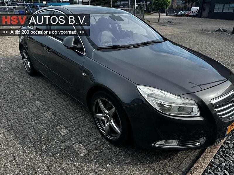 Grijs Gebruikt 2009 Opel Insignia Edition Hatchback | € 3.450 (Iets duurder) - Afbeelding 1/3