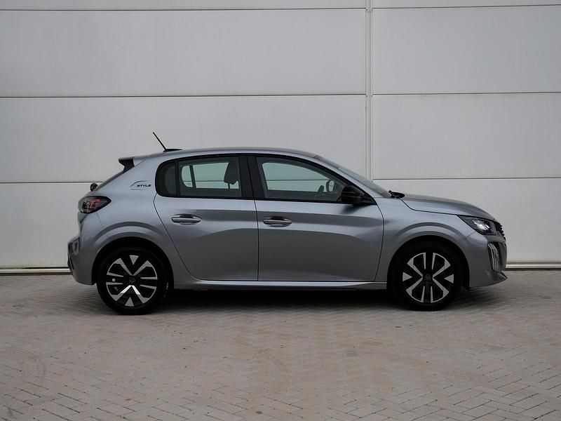 Nieuw Peugeot 208 Style 101 PK (74 kW) 2025 Grijs Hatchback