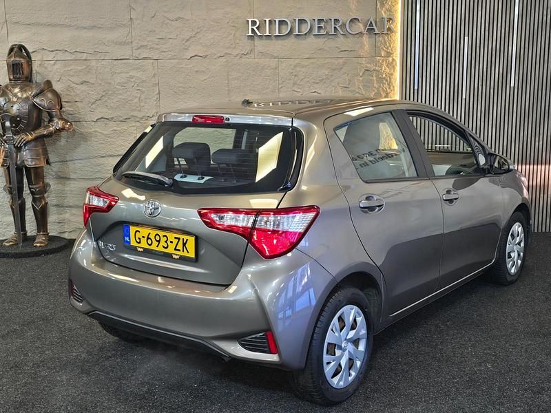 Occasion Toyota Yaris Active 112 PK (82 kW) 2019 Grijs Hatchback