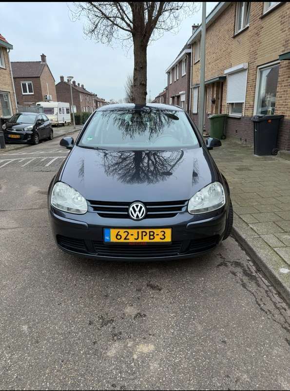Blauw Gebruikt 2005 VW Golf IV Trendline Hatchback | € 2.800 (Eerlijke prijs) - Afbeelding 1/4