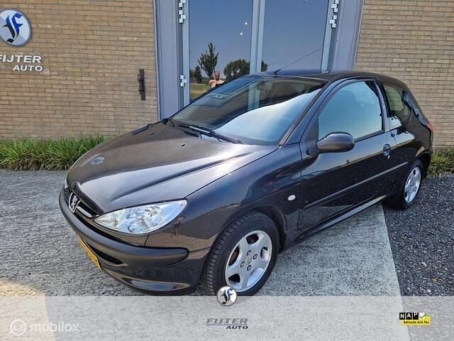 Zwart Gebruikt 2005 Peugeot 206 Hatchback | € 1.450 (Eerlijke prijs) - Afbeelding 1/4
