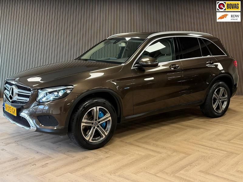 Bruin Occasion 2017 Mercedes GLC350 SUV | € 25.950 (Goede deal) - Afbeelding 1/4