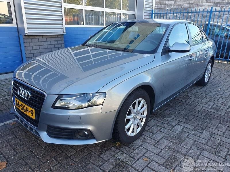 Grijs Occasion 2011 Audi A4 Proline Sedan | € 4.900 - Afbeelding 1/4
