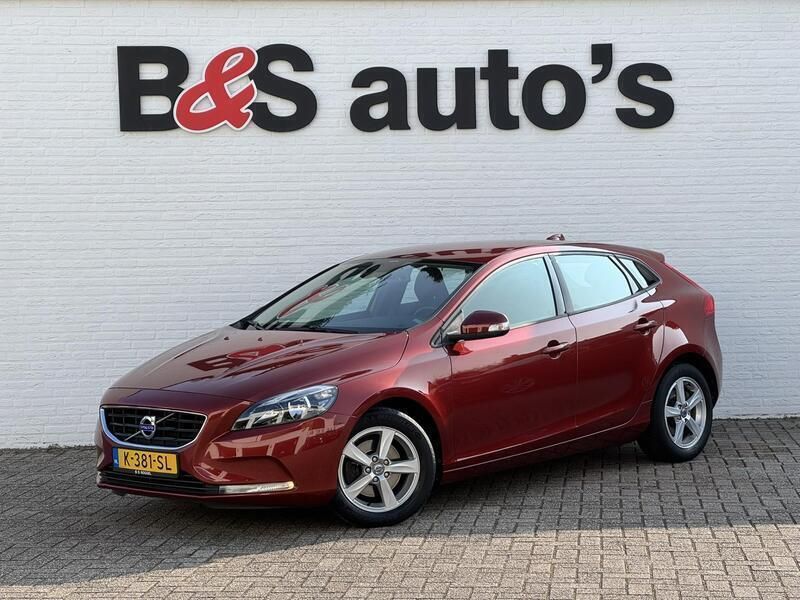 Rood, metallic lak Gebruikt 2013 Volvo V40 Momentum Stationwagen | € 11.400 (Eerlijke prijs) - Afbeelding 1/4