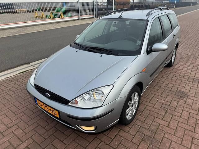 Occasion Ford Focus 101 PK (74 kW) 2004 Grijs Stationwagen