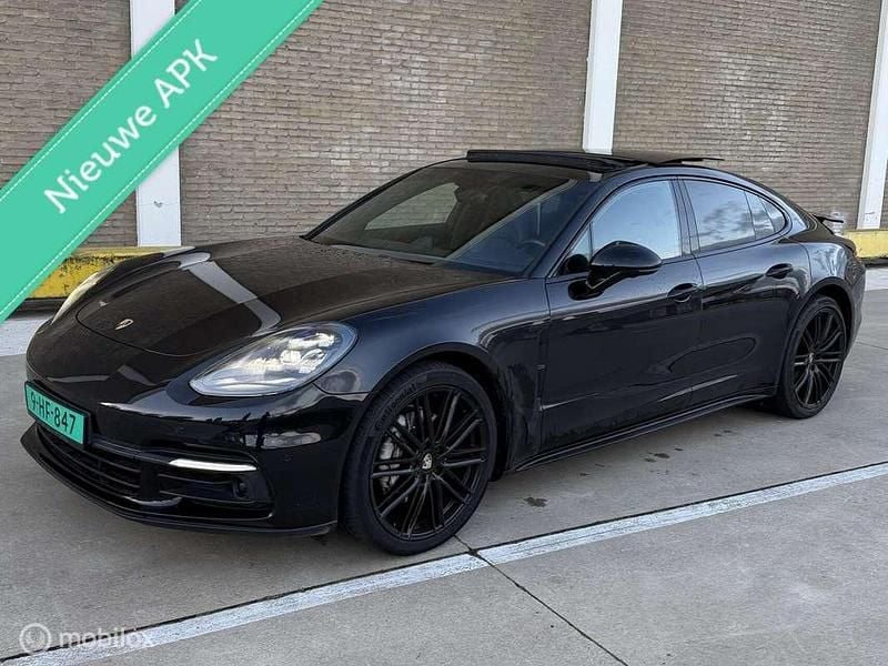 Zwart Gebruikt 2017 Porsche Panamera 4 Sport Sedan | € 47.900 - Afbeelding 1/4