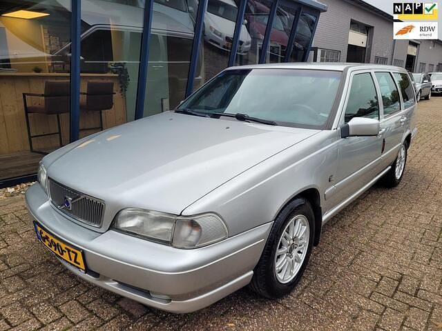 Grijs Gebruikt 2000 Volvo V70 Standard Stationwagen | € 7.945 - Afbeelding 1/4