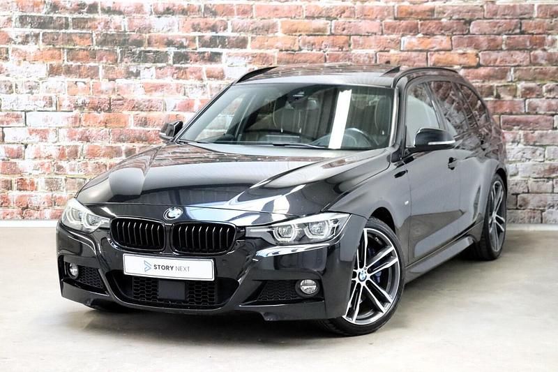 Occasion BMW 330 Executive 2019 Zwart (metallic) Stationwagen