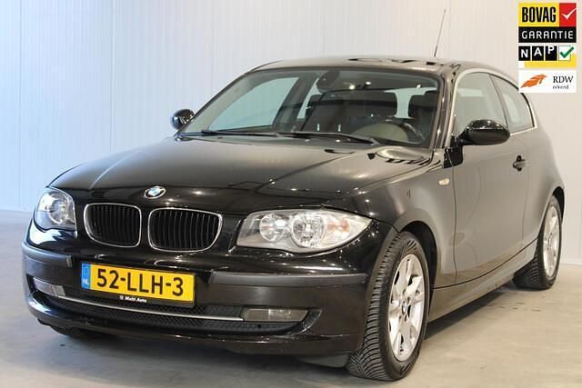 Zwart Gebruikt 2010 BMW 116 Hatchback | € 2.450 (Super prijs) - Afbeelding 1/4