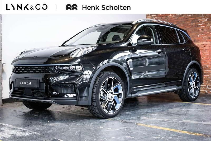 Zwart Gebruikt 2023 Lynk & Co 01 SUV | € 28.750 (Iets duurder) - Afbeelding 1/3