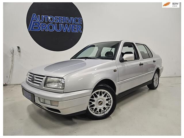 Zilver Gebruikt 1996 VW Vento Sedan | € 4.999 - Afbeelding 1/4