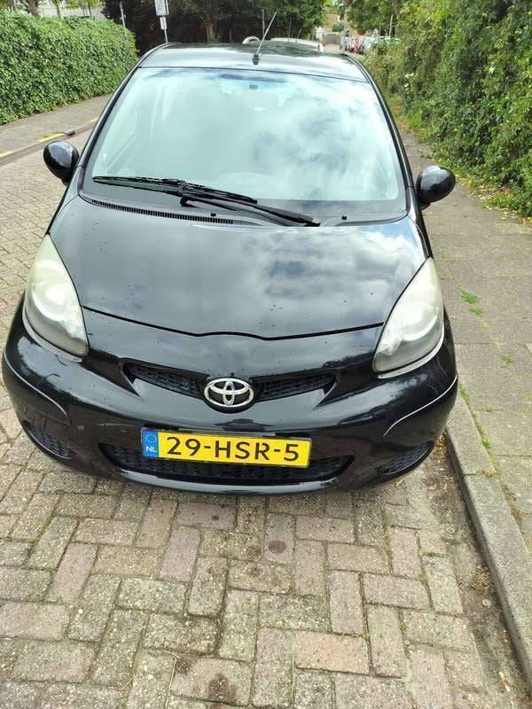 Zwart Gebruikt 2009 Toyota Aygo Comfort Hatchback | € 1.900 (Eerlijke prijs) - Afbeelding 1/4