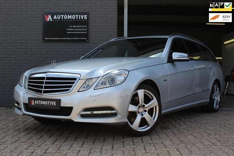 Grijs Gebruikt 2012 Mercedes E200 Edition 1 Stationwagen | € 14.750 (Eerlijke prijs) - Afbeelding 1/4