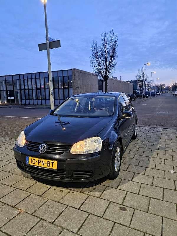Zwart Gebruikt 2004 VW Golf IV Comfortline Hatchback | € 3.950 (Iets duurder) - Afbeelding 1/4