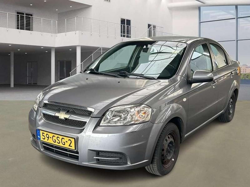 Grijs Gebruikt 2008 Chevrolet Aveo Sedan | € 1.995 (Eerlijke prijs) - Afbeelding 1/4