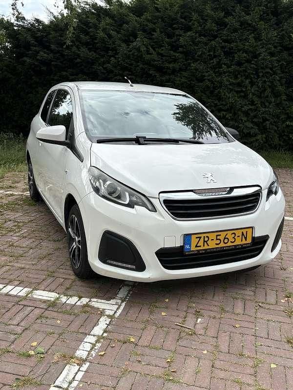 Wit Gebruikt 2015 Peugeot 108 Active Hatchback | € 6.000 (Eerlijke prijs) - Afbeelding 1/4