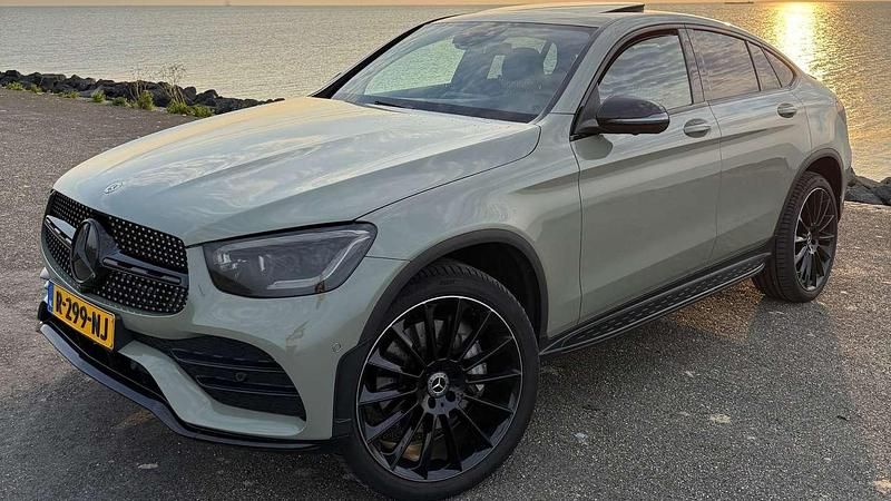 Groen Occasion 2021 Mercedes GLC300e SUV | € 42.500 (Duur) - Afbeelding 1/4